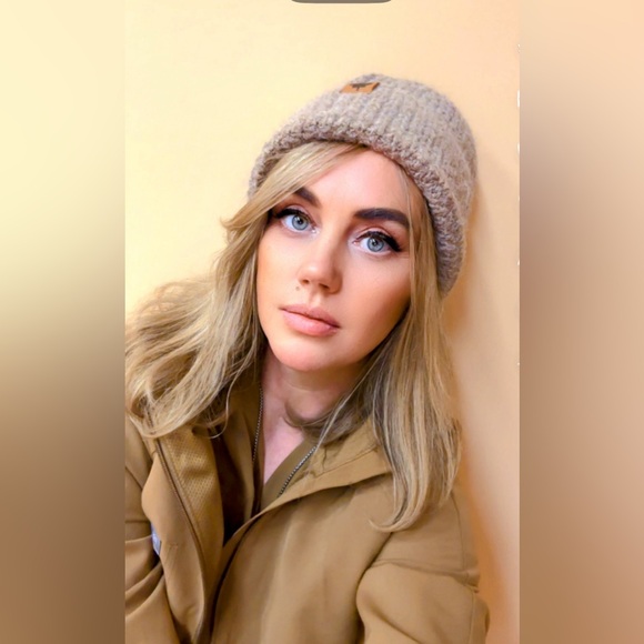 Meet your Posher, Jordone - Picture 2 of 2